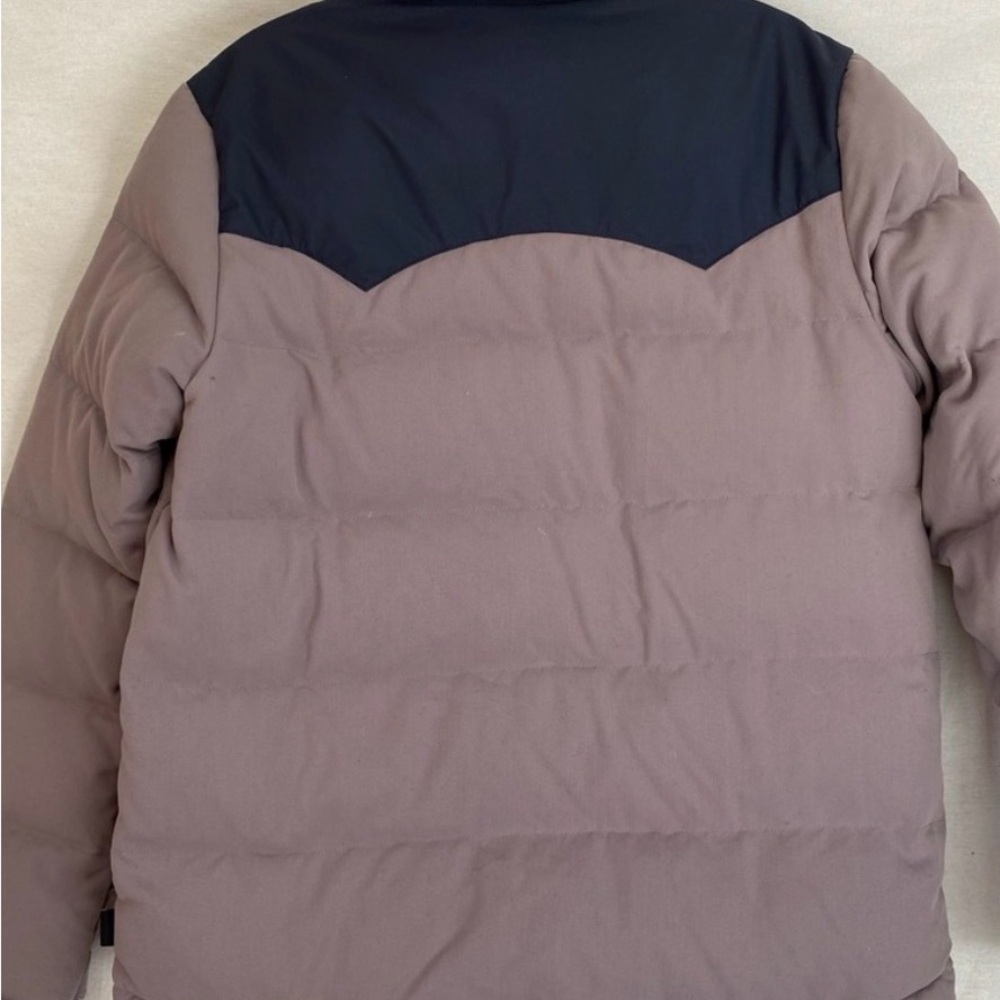Patagonia Mauve and Black Puffer Jacket - Picture 3 of 5